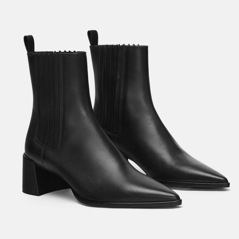SOLD ❌ - NEW Zara Pointed Leather Ankle Boots